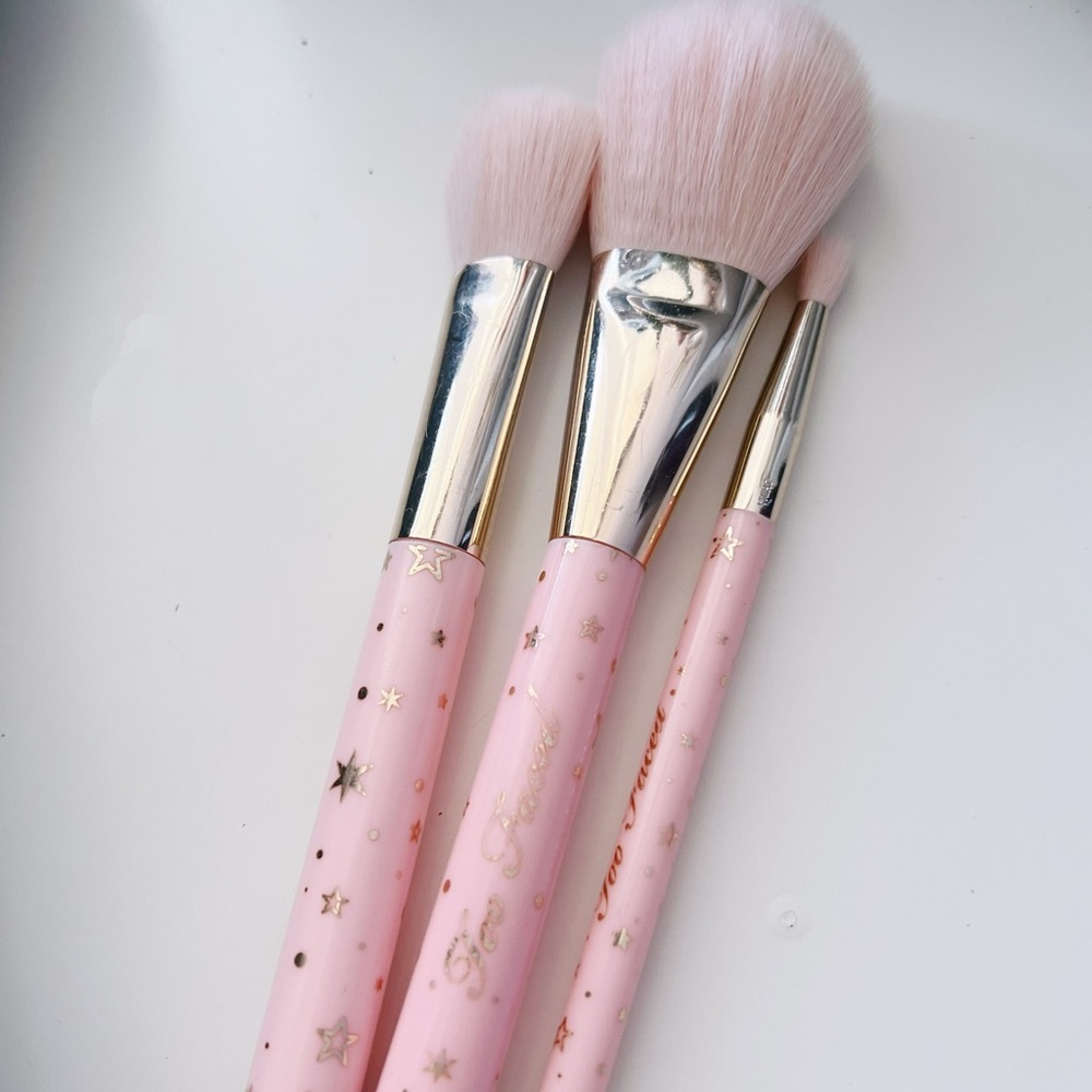 Too Faced Pink Makeup Brush Set